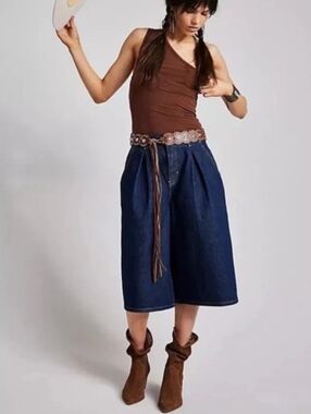 We The Free CRVY Antonia Crop Dark Denim Shorts Trending Baggy Jort Style NWT 26